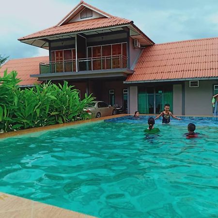 Villa Sri Tebengau Kuah Buitenkant foto